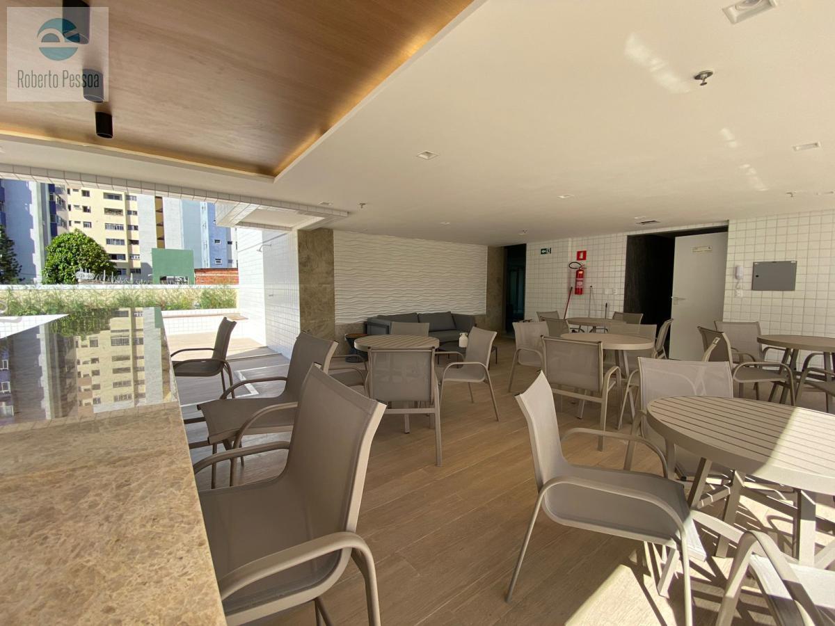 deck com churrasqueira