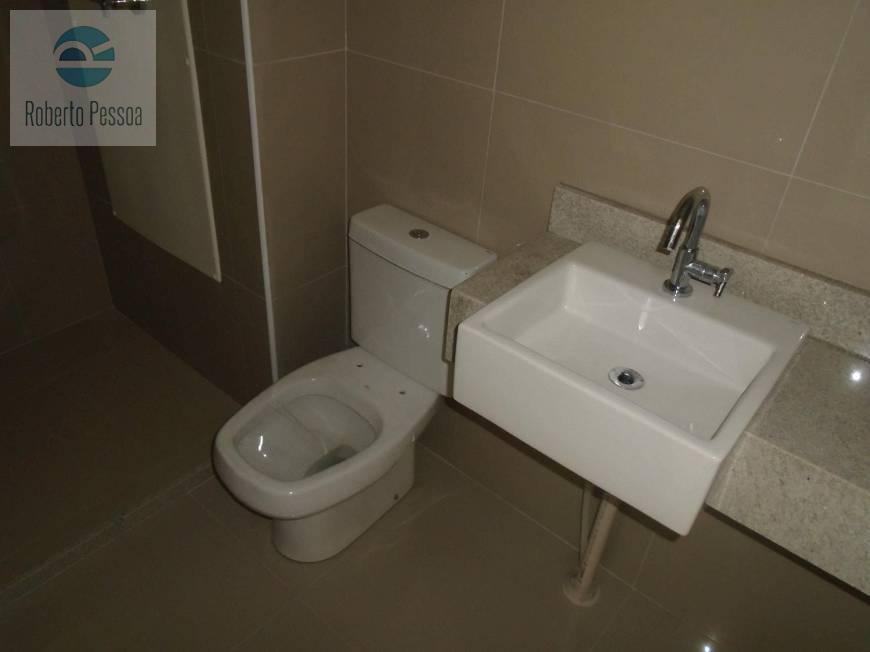 wc sute 03