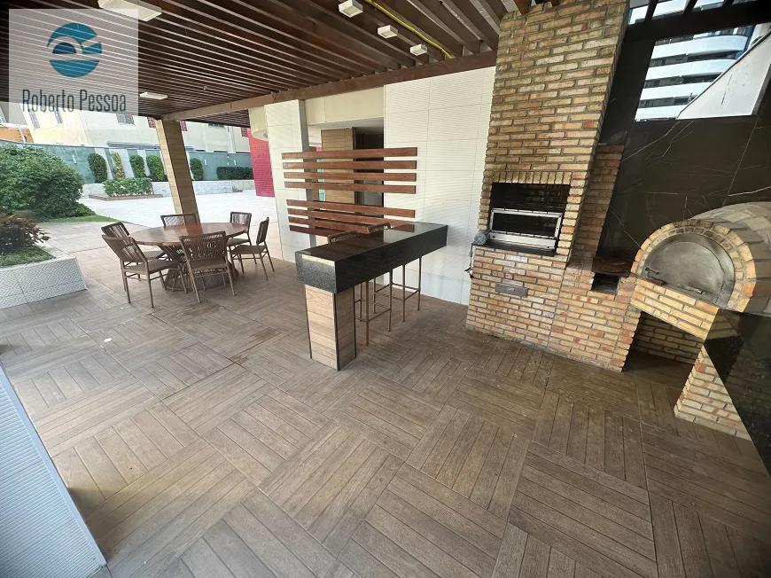 deck com churrasqueira