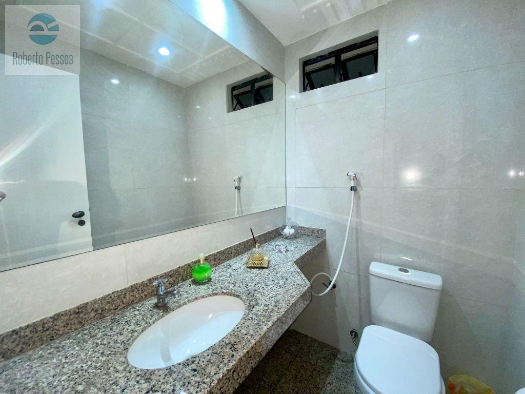 wc sute 02