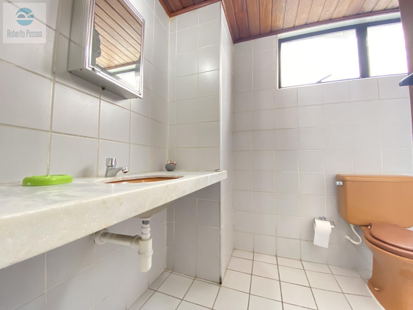 wc sute 02