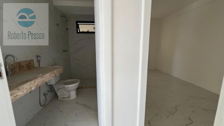 wc sute 03