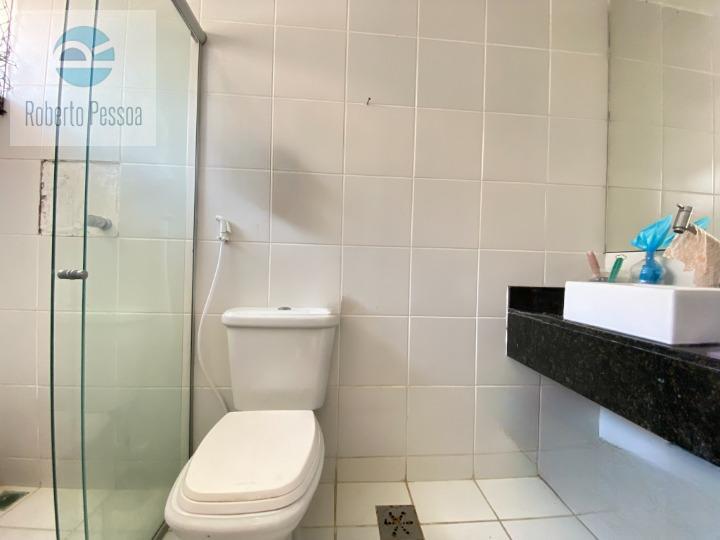 wc sute 02